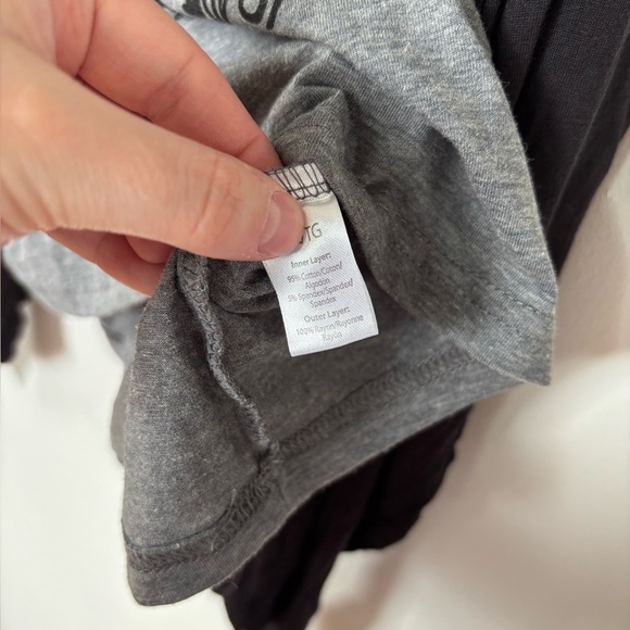 🎉4/30$🎉 Ardene Graphic Top - Size Small - Picture 4 of 5